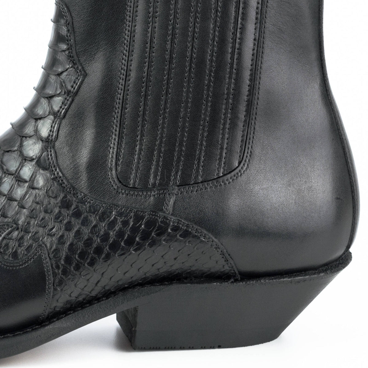 Botte MAYURA ROCK-2500 BLACK